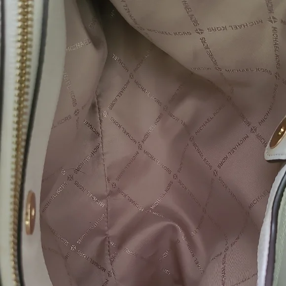 Michael Kors Buff Colored Arlo Bag Elegant Design - Picture 10 of 15